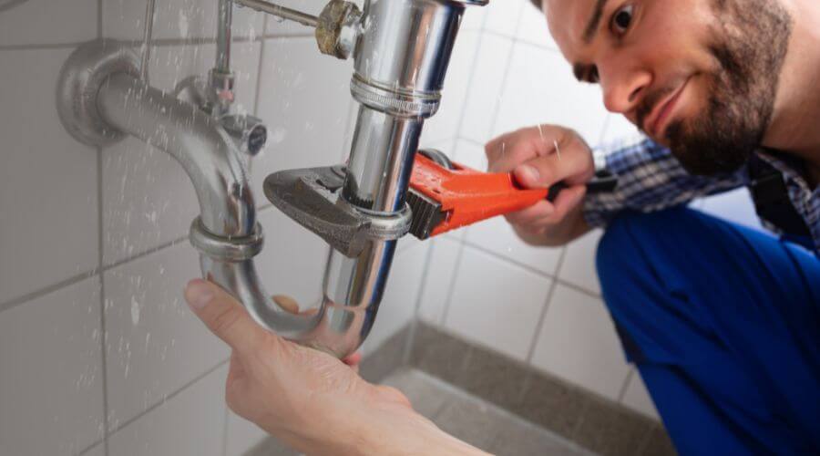 Expert burst pipe repair services in Utica, SD
